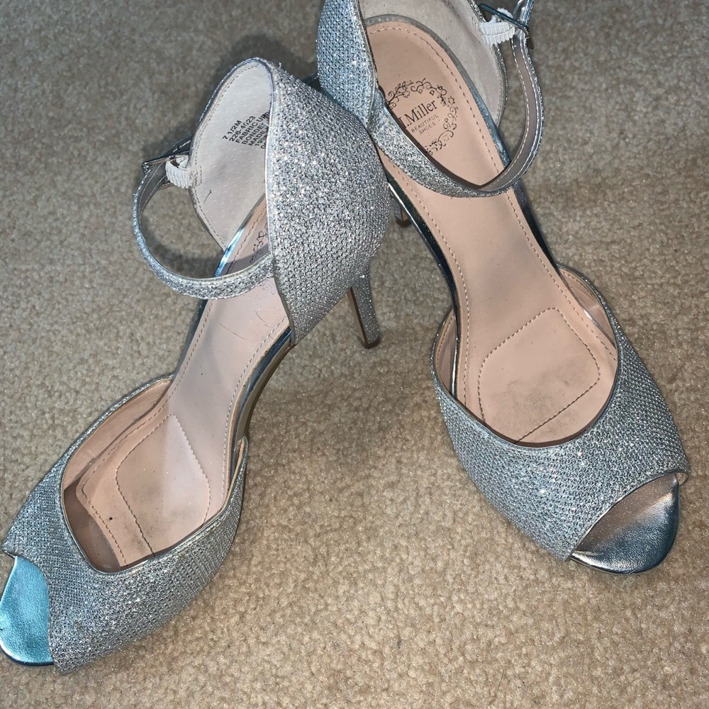 Worn twice still in good condition!